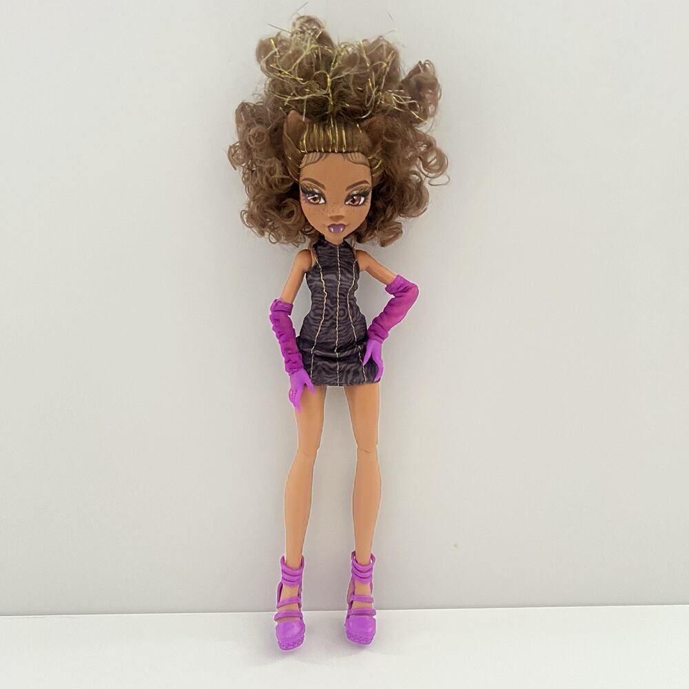 Monster High Skulltimate Secrets Hauntlywood Mysteries 11” Clawdeen Wolf Doll